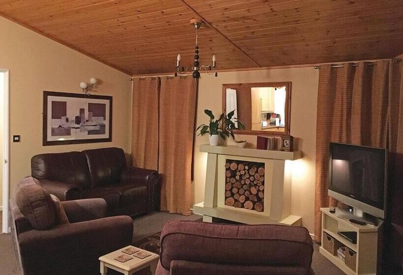２ベッドルームハウス, Hollybrook Lodges