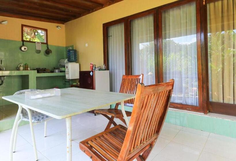 اتاق استاندارد با تراس, Sunari Guesthouse