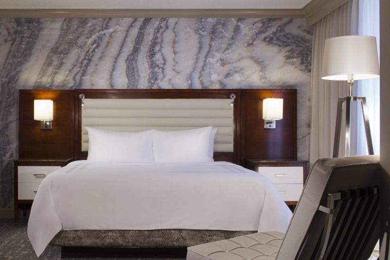 스탠다드 룸 킹사이즈 침대, Denver Airport Marriott At Gateway Park
