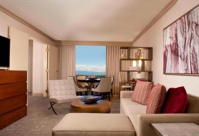 디럭스 스위트 킹 침대, Denver Airport Marriott At Gateway Park