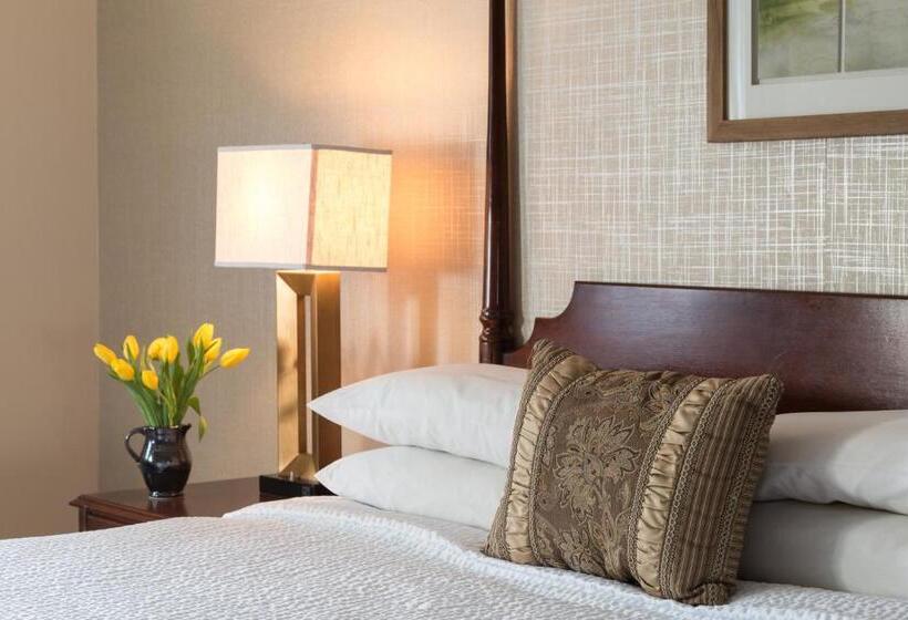 전용 풀장 스위트, Meadowbrook Inn