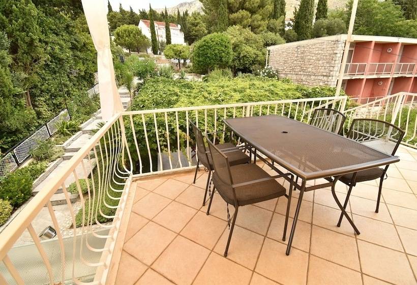 2 Bedroom Apartment Garden View, Guesthouse Kanjuo