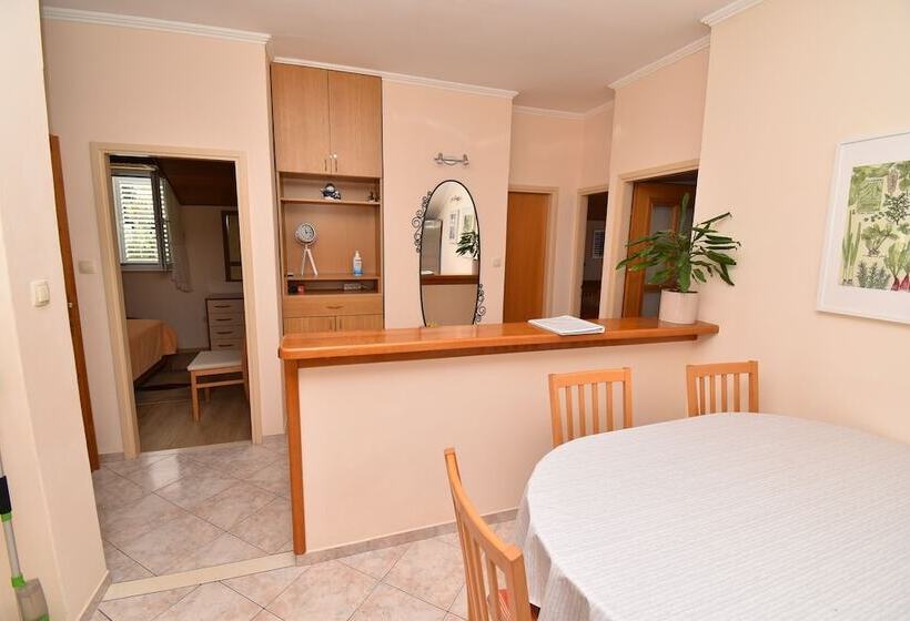 2 Bedroom Apartment Garden View, Guesthouse Kanjuo