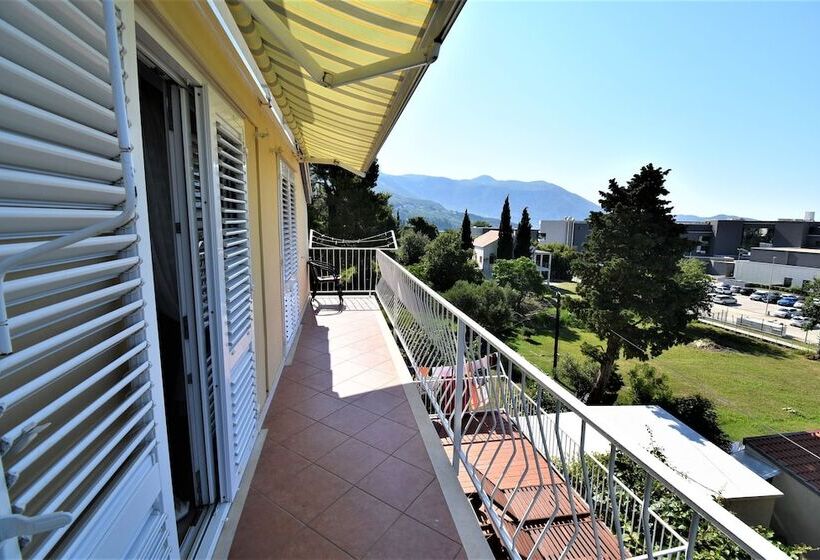 2 Bedroom Apartment Garden View, Guesthouse Kanjuo