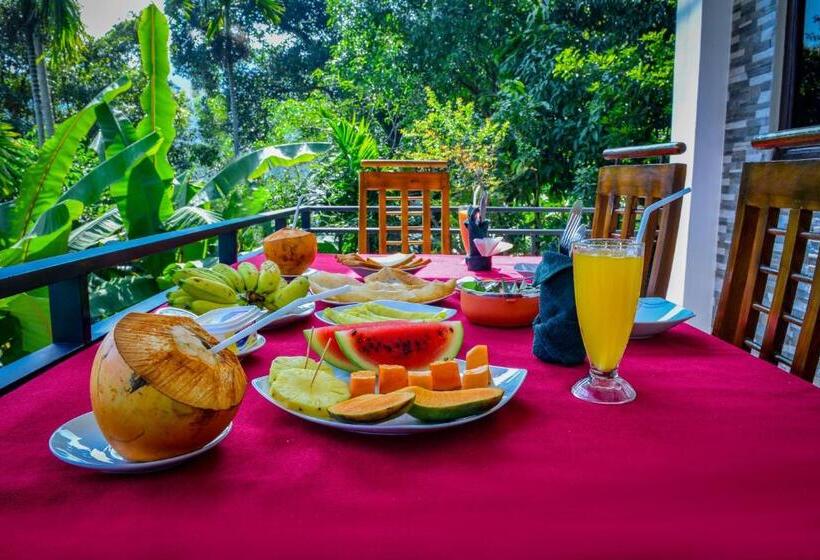 Номер Стандарт Трехместный, Dimuthu Home Stay