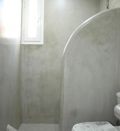 带阳台的三人标准间, Passos Rooms