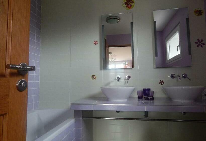Номер Стандарт Вид на Горы, Chambres D Hôtes L Armancière