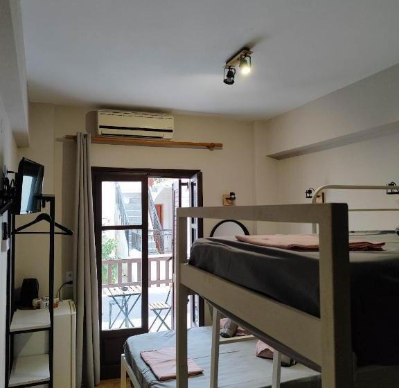 اتاق استاندارد چهارنفره با بالکن, Grecos Zero Skiathos