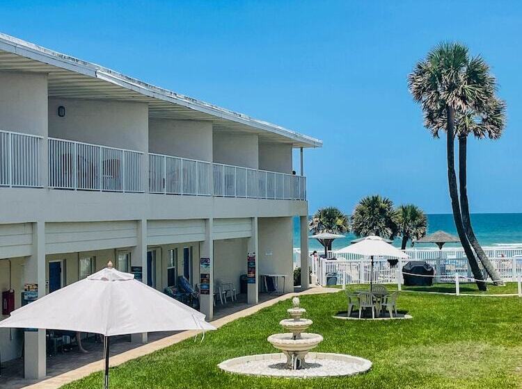 Номер Стандарт с Балконом, Ocean Court Beachfront