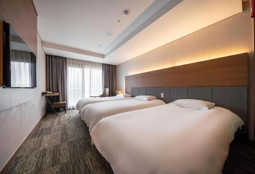 Трехместный Номер Deluxe, Jeju Seongsan Golden View