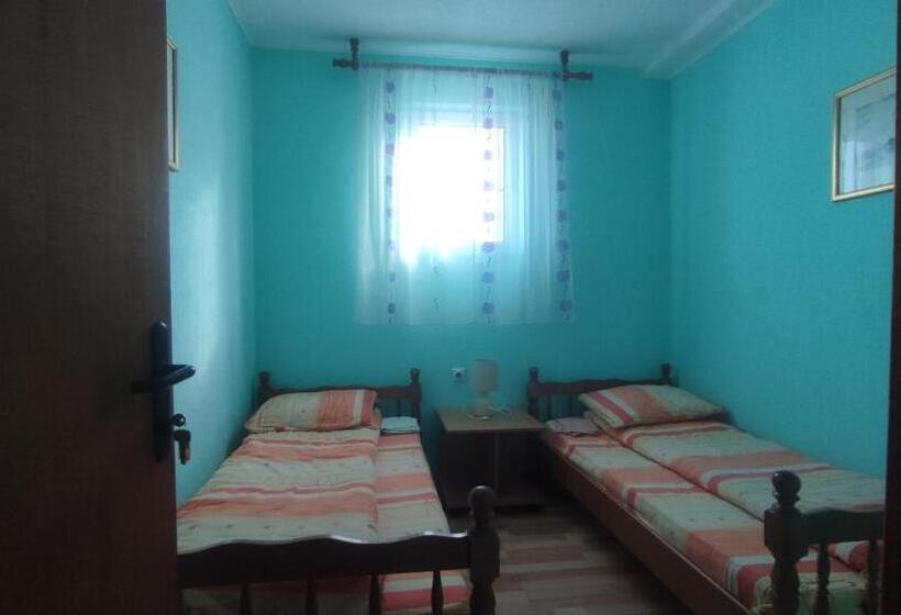 اتاق استاندارد با سرویس بهداشتی مشترک, Apartments & Rooms Vitko