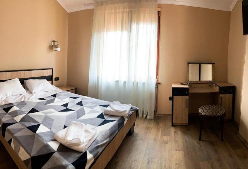 اتاق استاندارد, Forsage Hostel