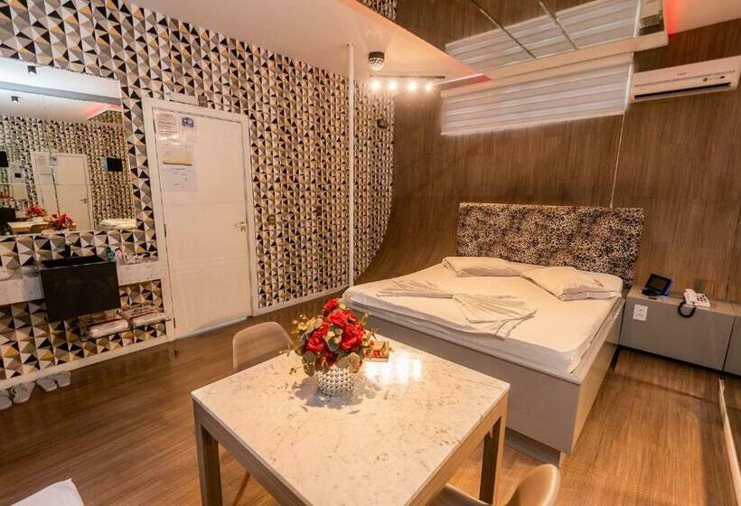 סוויטה, Motel Kalahari