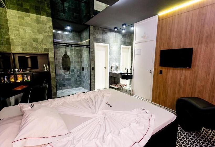 סוויטה, Motel Kalahari
