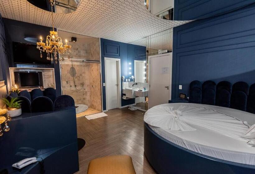 סוויטה, Motel Kalahari