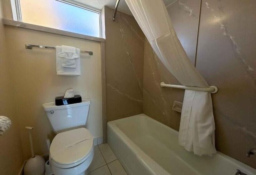 Президентский Люкс, Outrigger Beach Club Resort