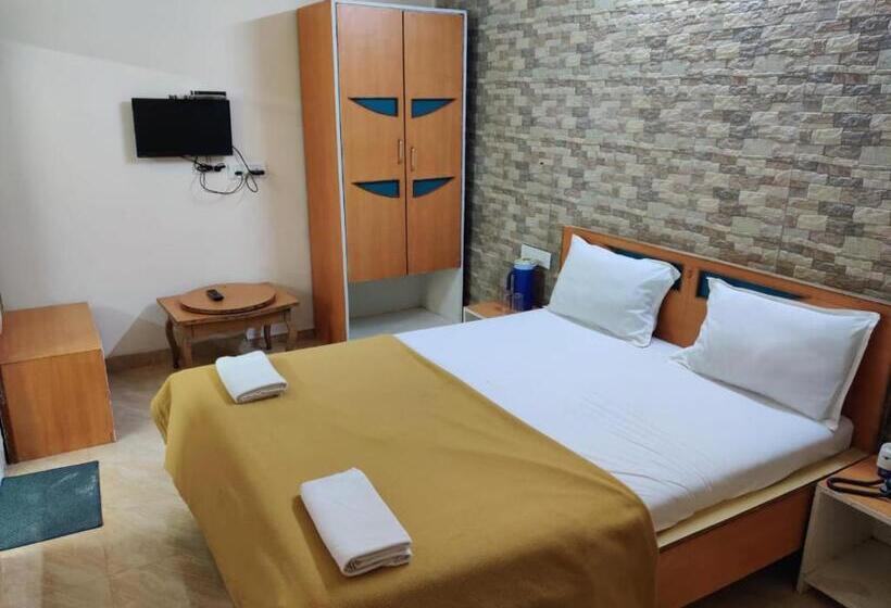 Номер Deluxe, Rajdhani Resort Lonavala