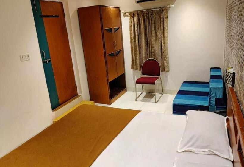 Номер Deluxe, Rajdhani Resort Lonavala