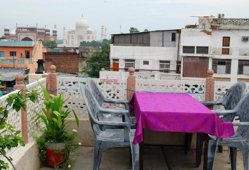 家庭间, Sai Palace Walking Distance From Taj Mahal  View Of Taj Mahal