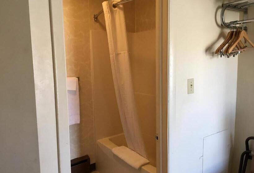 Номер Стандарт 2 Двуспальные Кровати, Red Carpet Inn  Gettysburg