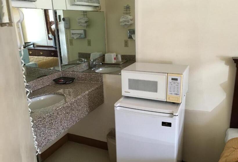 Номер Стандарт 2 Двуспальные Кровати, Red Carpet Inn  Gettysburg