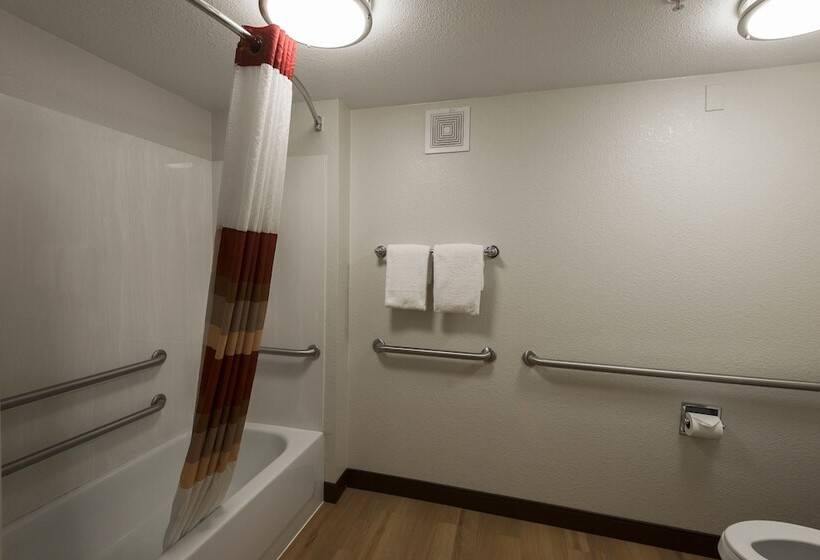 Номер Superior, Red Oak Inn Detroit Metro Airport   Belleville