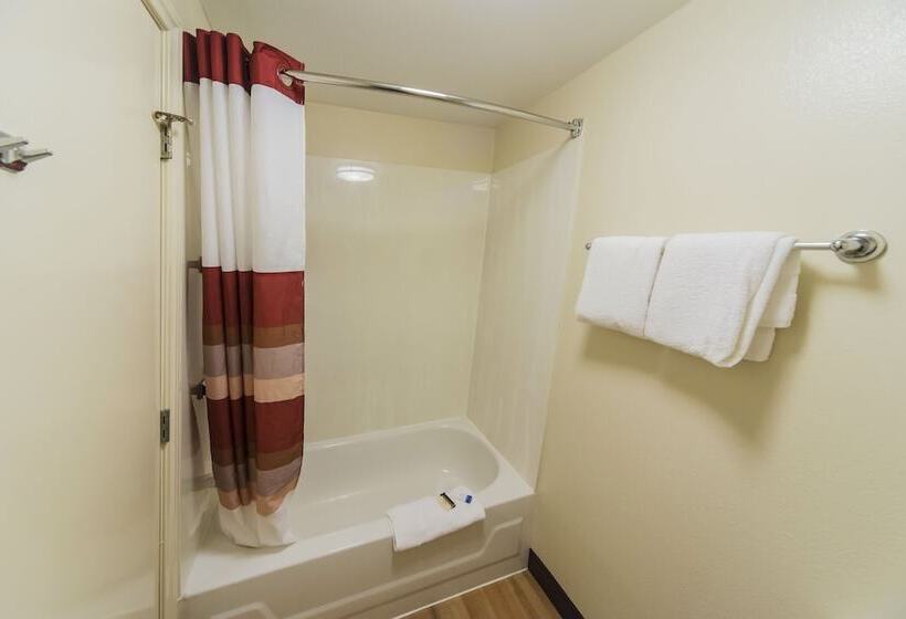 Номер Премиум, Red Roof Inn Plus Raleigh Downtown Ncsu Conv Center
