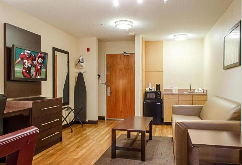 Люкс Кровать Кинг, Red Roof Inn Plus Raleigh Downtown Ncsu Conv Center