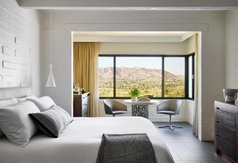 适合残疾人士使用的带超级大床的标准间, Sanctuary Camelback Mountain, A Gurney S Resort And Spa