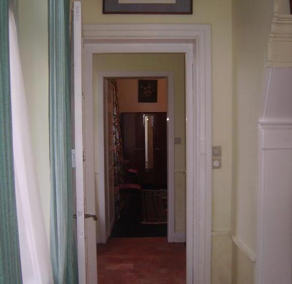 Дом 4 Спальни, Chambres D Hôtes & Gîtes Du Château De Grand Rullecourt