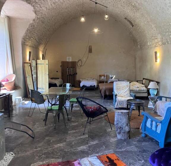 Люкс Вид на Бассейн, Les Jardins De La Cathédrale Chambres D Hôtes Gîte De Groupe