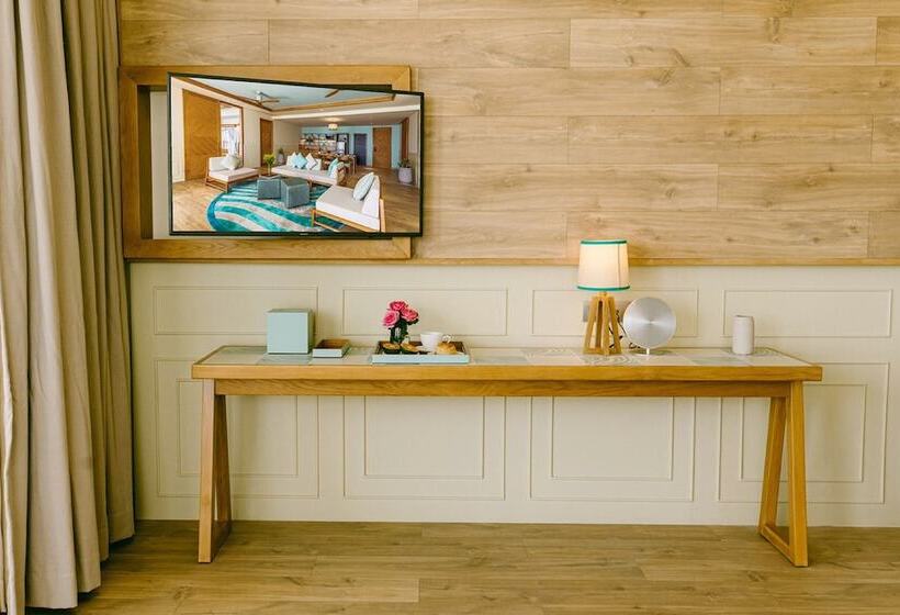 Deluxe Suite Sea View, Fusion Suites Vung Tau
