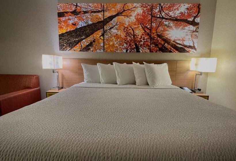 Стандартный Номер Кровать Кинг, Days Inn & Suites By Wyndham Kaukauna Wi