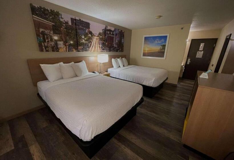 스탠다드 룸, Days Inn & Suites By Wyndham Kaukauna Wi