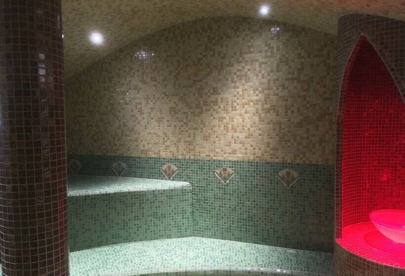 سوییت خانوادگی, Datcha Anastasia