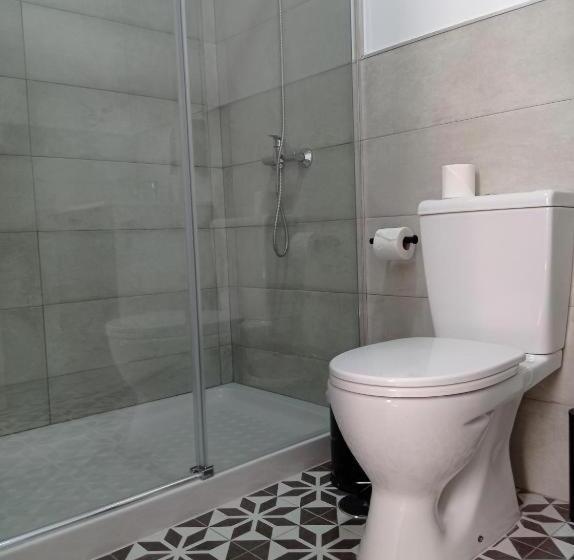 اتاق لوکس خانوادگی, Planeta Cadiz Hostel
