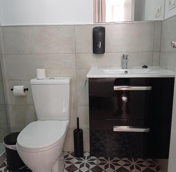 اتاق اکونومی, Planeta Cadiz Hostel