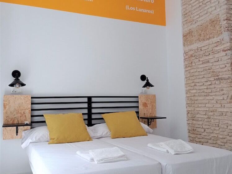 اتاق اکونومی, Planeta Cadiz Hostel