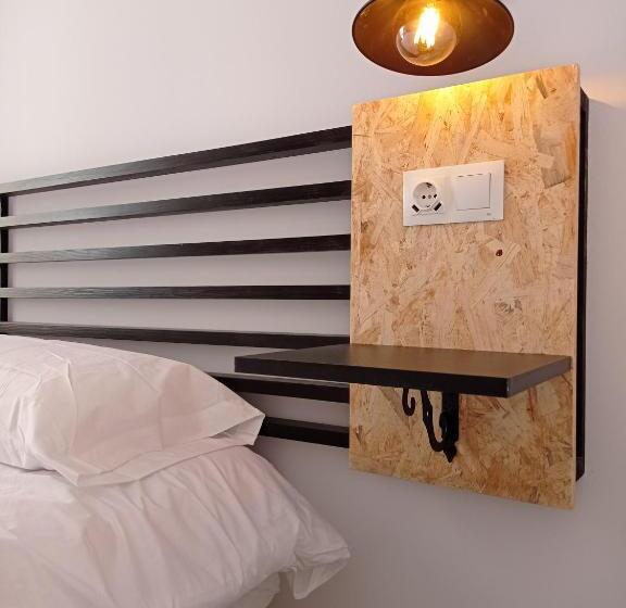 اتاق لوکس با بالکن, Planeta Cadiz Hostel