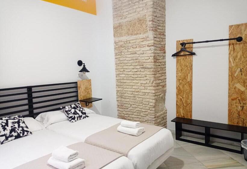 اتاق اکونومی, Planeta Cadiz Hostel