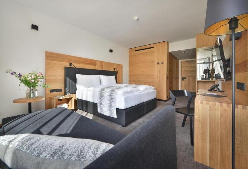 Номер Superior, Grand Hotel Hradec
