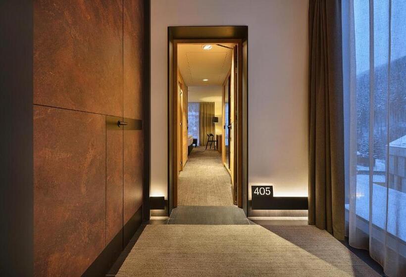 Семейный Номер Deluxe, Grand Hotel Hradec