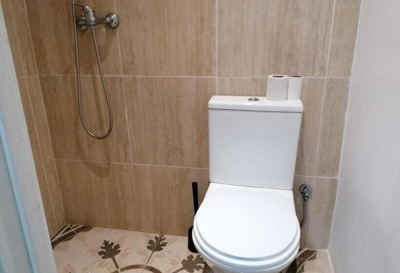 استودیوی استاندارد, Chiado Open World Hostel