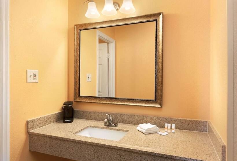 Номер Стандарт 2 Двуспальные Кровати, Days Inn By Wyndham Queensbury/lake George