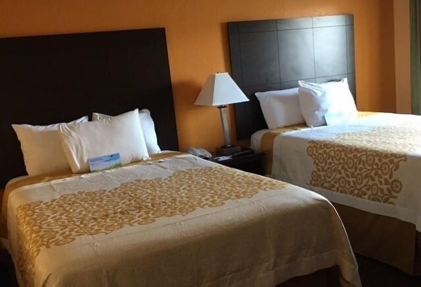 Номер Стандарт 2 Двуспальные Кровати, Days Inn By Wyndham Queensbury/lake George