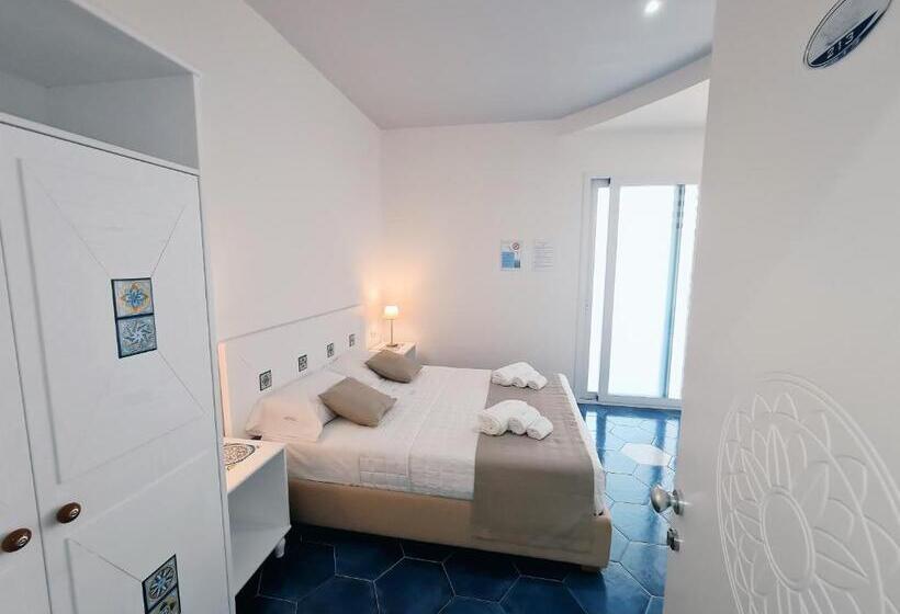 Номер Стандарт Трехместный, Kalinifta Rooms Apartment
