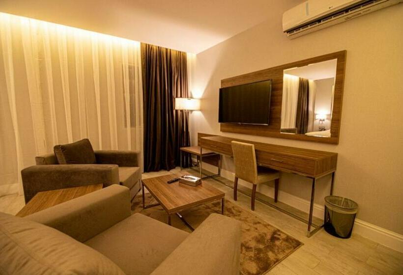 Люкс Повышенной Комфортности, قولدن سكوير طريق الرياض Golden Square Riyadh Road