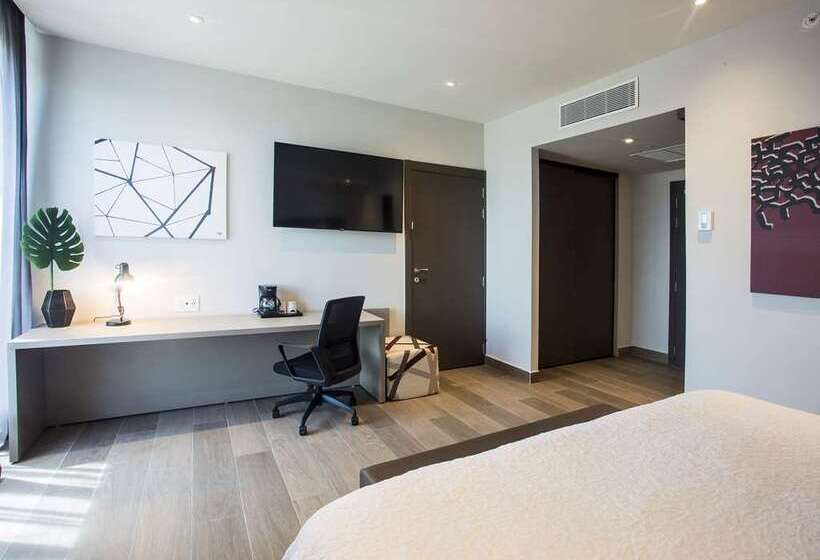 Люкс Кровать Кинг, Hampton By Hilton David