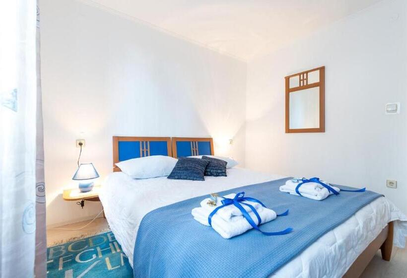 شقة غرفتين مطلة على البحر, Apartments And Room Lora