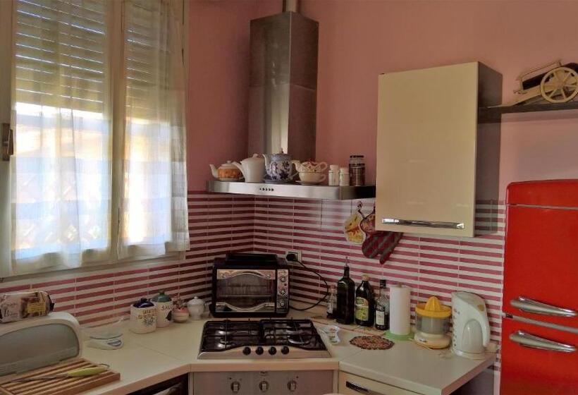 اتاق سه‌نفرۀ استاندارد با سرویس بهداشتی بیرون از اتاق, B&b San Lorentino House